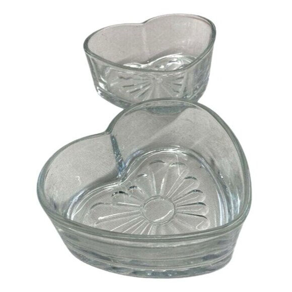 Heart Shaped Clear Glass Bowls Set 2 With Floral Design Decorative Serving Dish - Picture 4 of 7
